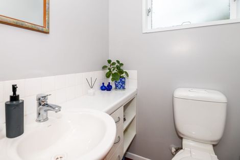 Photo of property in 72 Churton Drive, Churton Park, Wellington, 6037