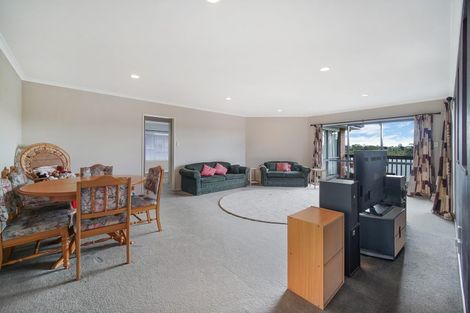Photo of property in 33 Fergy Crescent, Wattle Downs, Auckland, 2103