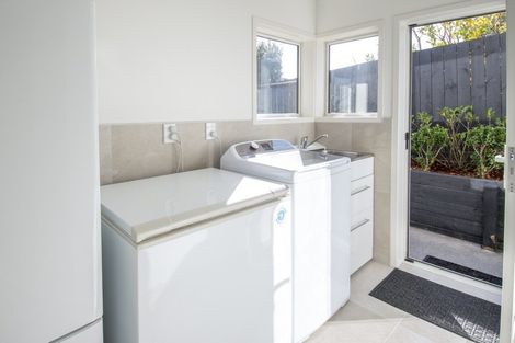 Photo of property in 2/8 Gills Road, Bucklands Beach, Auckland, 2014