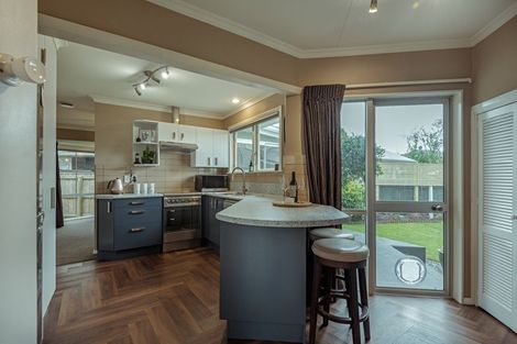 Photo of property in 1 Athlone Place, Hokowhitu, Palmerston North, 4410
