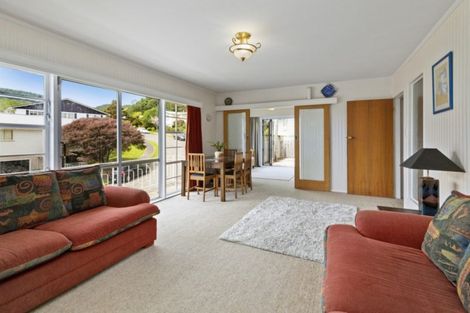 Photo of property in 13 Colonial Grove, Tawa, Wellington, 5028