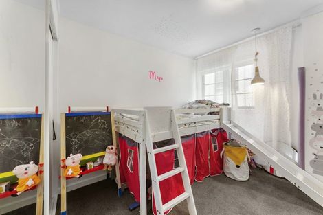 Photo of property in Westhaven Apartments, 2/127 Molesworth Street, Thorndon, Wellington, 6011