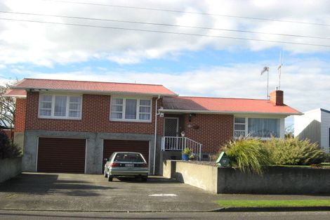 Photo of property in 17 Highbury Drive, Levin, 5510