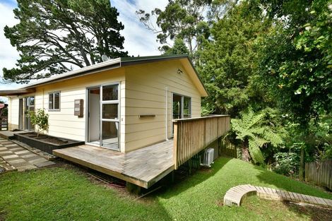 Photo of property in 1/25 Edgware Road, West Harbour, Auckland, 0618