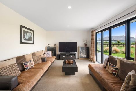 Photo of property in 24 Whitcombe Place, Darfield, 7571