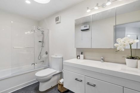 Photo of property in 2/21 Luxford Street, Berhampore, Wellington, 6023