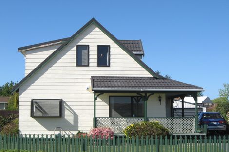 Photo of property in 4 Pyatt Place, Redwood, Christchurch, 8051