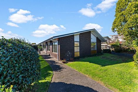 Photo of property in 21 Nevada Drive, Merrilands, New Plymouth, 4312