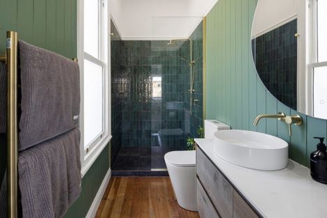 Photo of property in 114 Victoria Street, Cambridge, 3434