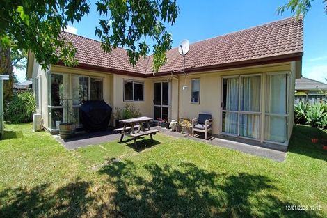 Photo of property in 20 Hillwell Drive, Henderson, Auckland, 0612