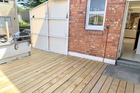 Photo of property in 22b Barron Drive, Green Bay, Auckland, 0604