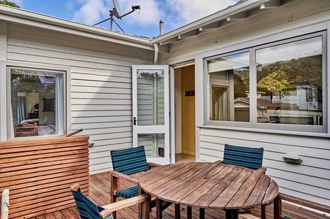 Photo of property in 143 Marine Parade, Eastbourne, Lower Hutt, 5013