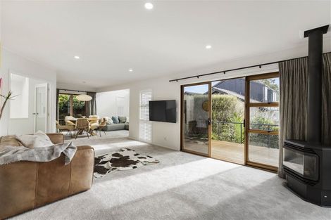 Photo of property in 127 Mellons Bay Road, Mellons Bay, Auckland, 2014