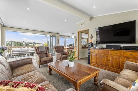 Photo of property in 1/51 East Coast Road, Milford, Auckland, 0620