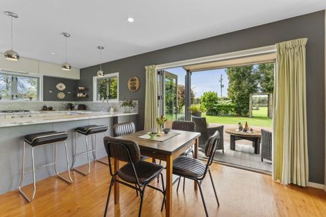 Photo of property in 646 No 2 Line, Fordell, 4572