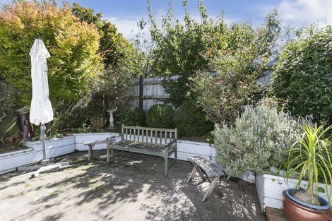 Photo of property in 7 Caroline Street, Mount Victoria, Wellington, 6011