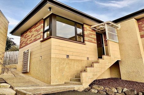 Photo of property in 32 Tomkins Street, Green Island, Dunedin, 9018