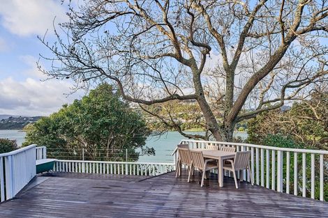 Photo of property in 28 Seaview Road, Paremata, Porirua, 5024