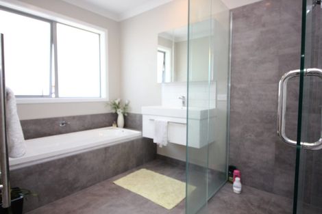 Photo of property in 5 Loeb Place, Rolleston, 7614