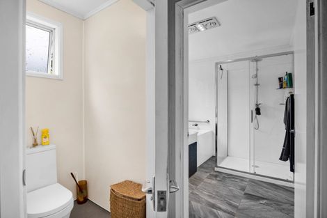 Photo of property in 20 Dudley Road Lower, Inglewood, 4386