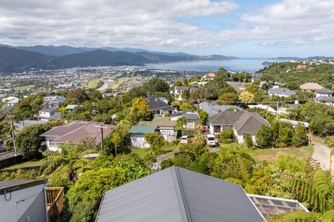 Photo of property in 34 Poto Road, Normandale, Lower Hutt, 5010