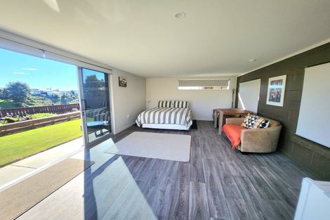 Photo of property in 8 Oakleigh Crescent, Oamaru North, Oamaru, 9400