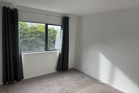Photo of property in 62c Triangle Road, Massey, Auckland, 0614