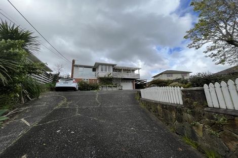 Photo of property in 1 Gaede Terrace, Sunnyvale, Auckland, 0612