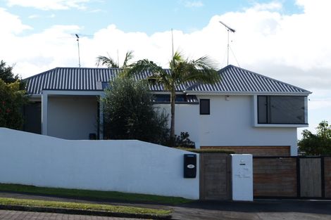 Photo of property in 42 Churchill Road, Cockle Bay, Auckland, 2014