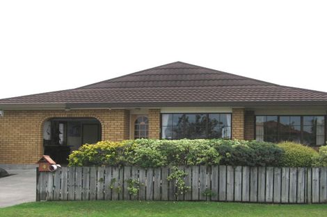 Photo of property in 2/4 Miriam Corban Heights, Henderson, Auckland, 0612