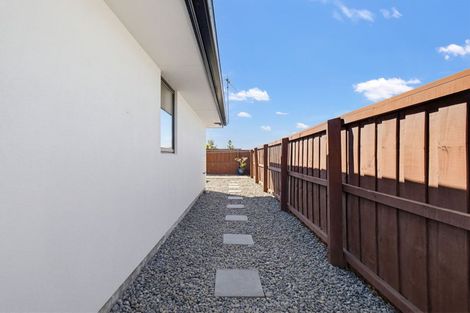 Photo of property in 10 Shillingford Boulevard, Rolleston, 7615