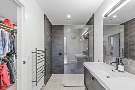 Photo of property in 16 Isthmus Place, Lake Hawea, Wanaka, 9382