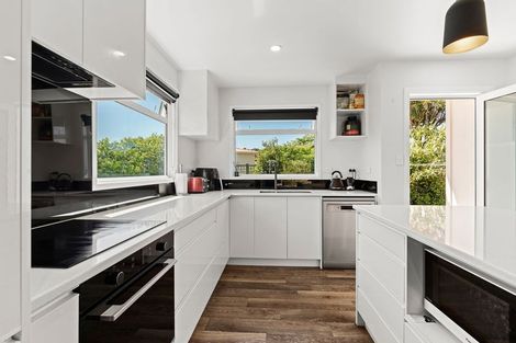 Photo of property in 15 Junction Street, Welbourn, New Plymouth, 4310