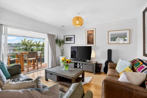 Photo of property in 2/35 Rangitoto Terrace, Milford, Auckland, 0620