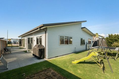 Photo of property in 6 Breaker's Crescent, Waihi Beach, 3611