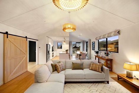 Photo of property in 72 Spur Ridge, Jacks Point, 9371