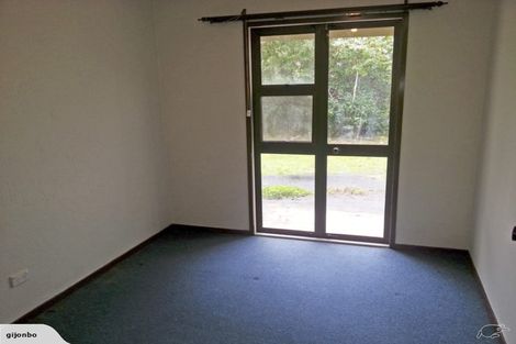 Photo of property in 57 Cron Avenue, Te Atatu South, Auckland, 0610