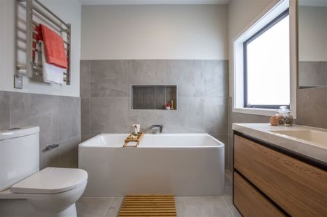 Photo of property in 19 Wangapeka Way, Aotea, Porirua, 5024