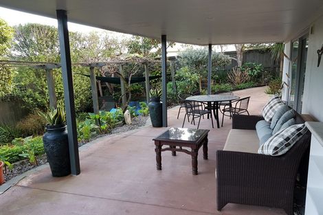 Photo of property in 2/31 Hyde Road, Rothesay Bay, Auckland, 0630