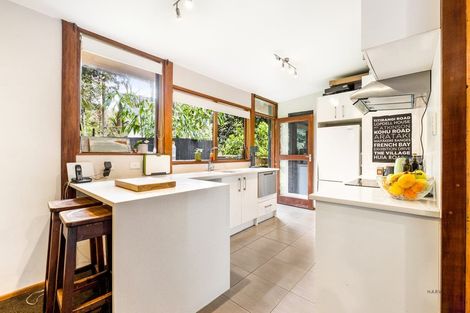 Photo of property in 24 Mahoe Road, Titirangi, Auckland, 0604