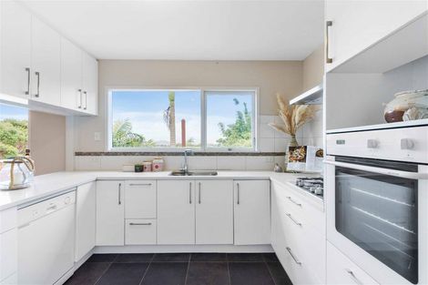 Photo of property in 5 Odette Road, Totara Vale, Auckland, 0629