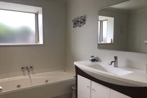 Photo of property in 371a Ilam Road, Bryndwr, Christchurch, 8053