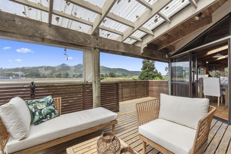 Photo of property in 12 Kaitake Place, Oakura, 4314