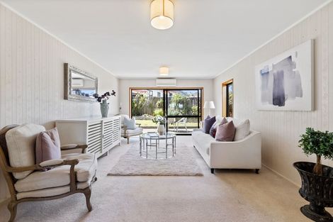 Photo of property in 2/13 Parramatta Place, Botany Downs, Auckland, 2010