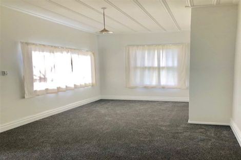 Photo of property in 51 Sturges Road, Henderson, Auckland, 0612