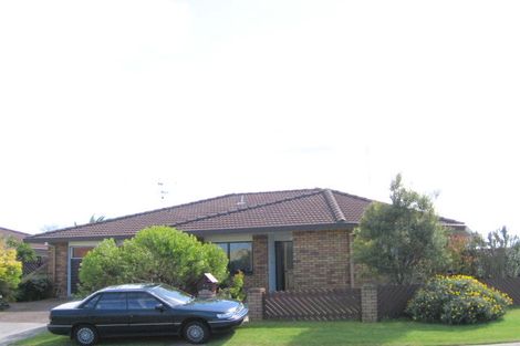 Photo of property in 1/2 Jasmine Place, Mount Maunganui, 3116