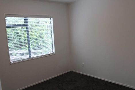Photo of property in 2 Ware Place, Pakuranga Heights, Auckland, 2010