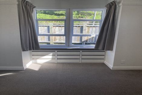 Photo of property in 17 Queens Drive, Kilbirnie, Wellington, 6022