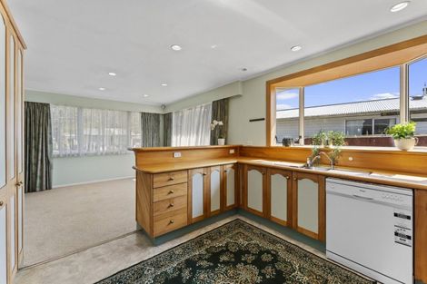 Photo of property in 92 California Drive, Totara Park, Upper Hutt, 5018