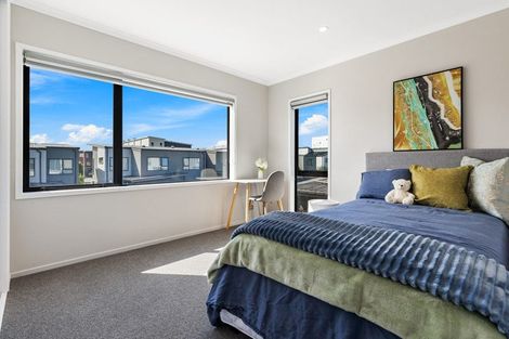 Photo of property in 21 Ian Morrison Road, Hobsonville, Auckland, 0616